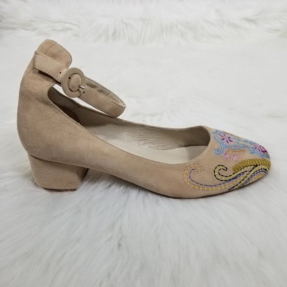 Silent D Leather Suede Embroidered Block Heels NEW - Picture 2 of 8